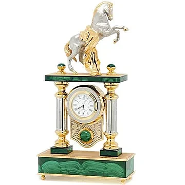 Позолоченные часы «Лошадь на дыбах» на малахите
