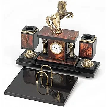 Настольный набор с часам «Вздыбленный конь» на камне яшма