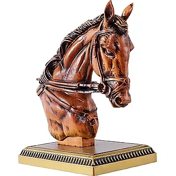 Резной бюст «Конь боевой» из массива дерева