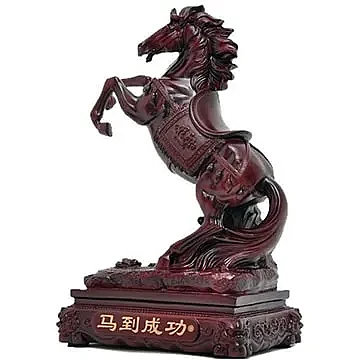 Деревянный символ нового года «Лошадь ловкости»