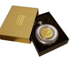 Круглая позолоченная фляжка «Гербовая» для алкоголя