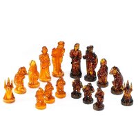 Шахматные фигуры «Стародворянские» из янтаря