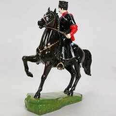Сувенирная фигурка «Кубанский казак на коне» из искусственного камня