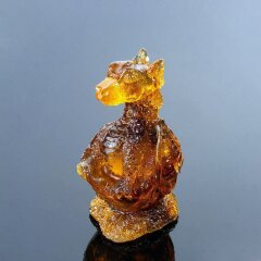 Фигурка из янтаря «Дракончик в яйце» в подарок к новому 2024 году