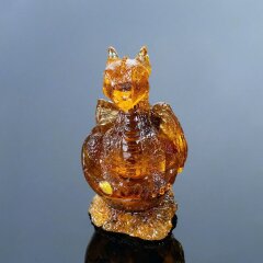 Фигурка из янтаря «Дракончик в яйце» в подарок к новому 2024 году