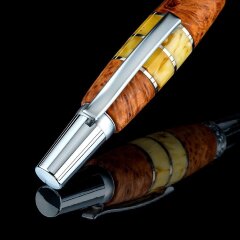 Хромированная письменная ручка «Невада» из дерева оливы и янтаря