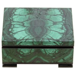 Маленькая малахитовая шкатулка «Гармония» с красным бархатом