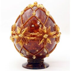 Пасхальное сувенирное яйцо из янтаря «Лепесток»