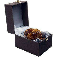 Пасхальное сувенирное яйцо из янтаря «Лепесток»