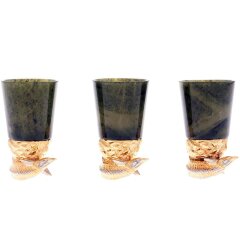 Позолоченные стопки перевёртыши «Осётр» из нефрита (3 шт) в подарочном футляре