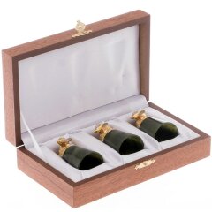 Позолоченные стопки перевёртыши «Осётр» из нефрита (3 шт) в подарочном футляре