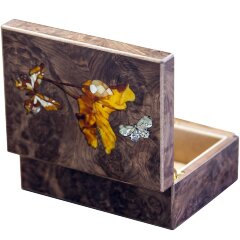 Подарочная шкатулка «Цветок» из корня ореха и янтаря