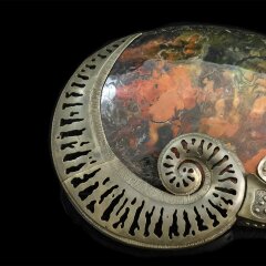 Эксклюзивный сувенир «Моллюск» из натурального аммонита — Премиум подарки