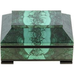 Малахитовый ларец из натурального камня «Горный мастер» на ножках