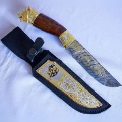 Подарочный нож в кожаных ножнах «Медведь» с головой хозяина леса на рукояти (литье мельхиор, мозаичный дамаск)