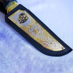Подарочный нож в кожаных ножнах «Медведь» с головой хозяина леса на рукояти (литье мельхиор, мозаичный дамаск)