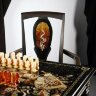 Шахматный гарнитур «Самураи» из морёного дуба и янтаря