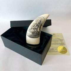 Эксклюзивный сувенир «Фрегат» из антикварного зуба кашалота