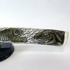 Авторский сувенир «Тигр» из окаменелого клыка моржа