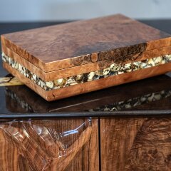 Подарочная шкатулка «DIPLOMAT» из корня ореха и янтаря