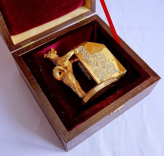 Настольная визитница «Собака»