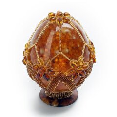 Украшенное пасхальное яйцо из янтаря «Нежность»