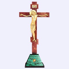 Православный крест «Распятие» на камне малахит в подарок христианину — символ веры