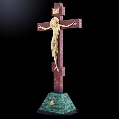 Православный крест «Распятие» на камне малахит в подарок христианину — символ веры