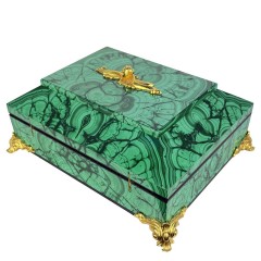 Малахитовый ларец на ножках «Сундучок» с художественным декором