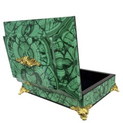 Малахитовый ларец на ножках «Сундучок» с художественным декором