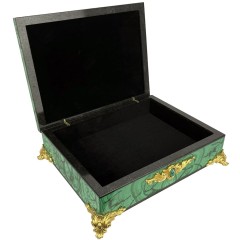 Малахитовый ларец на ножках «Сундучок» с художественным декором