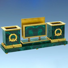 Визитница настольная «Герб России» из малахита в подарок руководителю