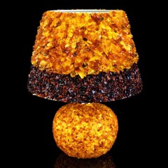 Прикроватная лампа «FAVOURITE» из натурального балтийского янтаря