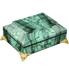 Малахитовый ларец на бронзовых ножках «Ларчик» с неповторимым узором