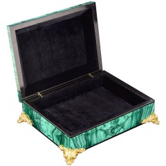 Малахитовый ларец на бронзовых ножках «Ларчик» с неповторимым узором