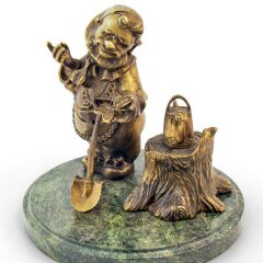 Бронзовая фигурка «Гном садовник» в подарок дачнику