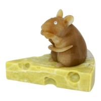 Нефритовая статуэтка «Мышь на сыре» (офикальцит)