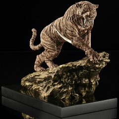 Бронзовая статуэтка «Тигр на скале» — как новогодний сувенир и символ 2022 года