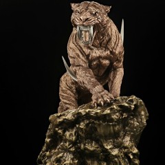 Скульптурная композиция из бронзы «Тигр на скале» в подарок мужчине