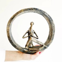 Настенная фигурка йоги для декора «Падмасана» бронзового цвета