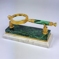 Лупа настольная «Малахит» с позолоченным декором в подарок руководителю