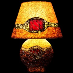 Большая настольная лампа «LUSSOLE» с янтарной мозаикой