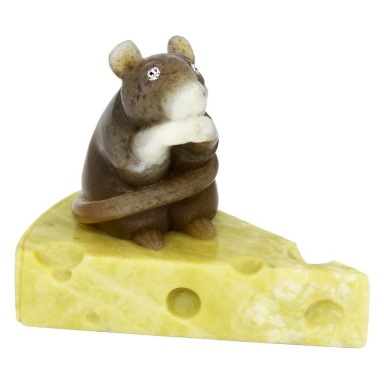 Нефритовая фигурка «Мышь на сыре»