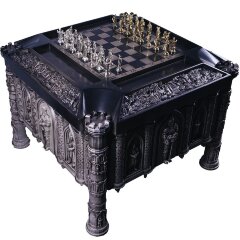 Шахматный стол «Римский рыцарь» резной из массива дерева