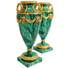 Интерьерная ваза для цветов «Малахит» с позолоченным декором в подарок женщине