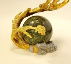 Статуэтка «Орел на шаре»