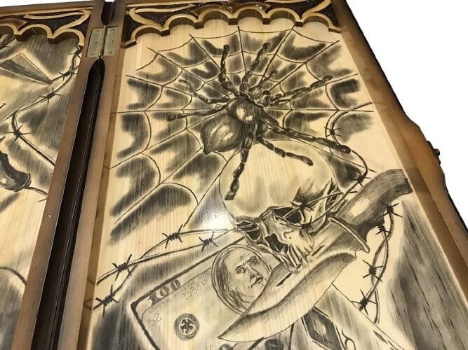 Резные нарды «Старуха с наганом»