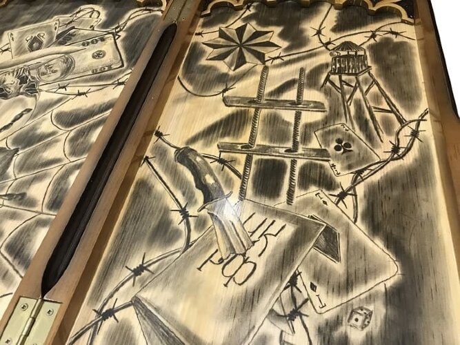 Резные нарды «Старуха с наганом»