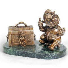 Бронзовая фигурка «Гном с сундуком» в подарок бизнесмену