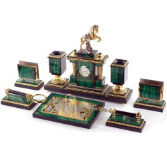 Настольный набор органайзер из малахита «Конь с попоной» в подарок руководителю